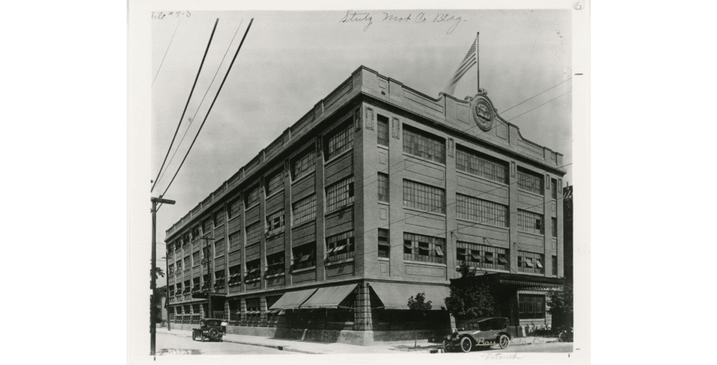 The Stutz building in 1916